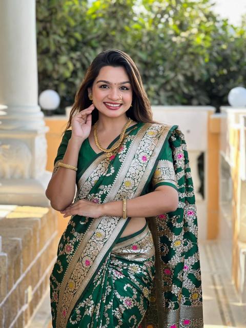 Banarasi-6 High-quality sarees for boutique in India