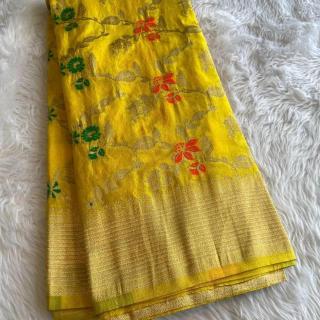 Finest elegant pure crepe Saree wholesale market in Hyderabad