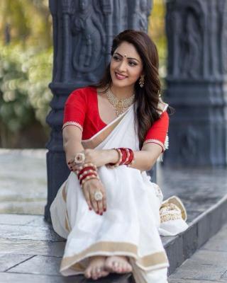 GC new soft cotton white Mumbai saree market online