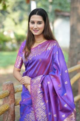 Soft and pure banarasi silk Bridal saree wholesale Mumbai