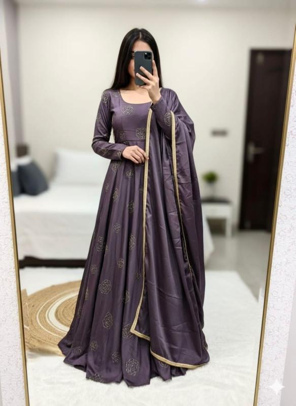 Ethnic Gown Set Satin Gown manufacturers in Mumbai