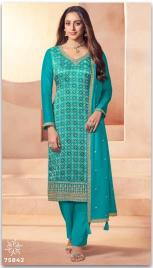 Vinay kuleesh aarvi Dress material wholesale market in Delhi