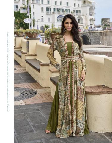 Sayuri pakhi  Wholesale clothing market