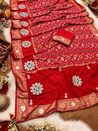Vinayak dola  saree wholesale market in ludhiana